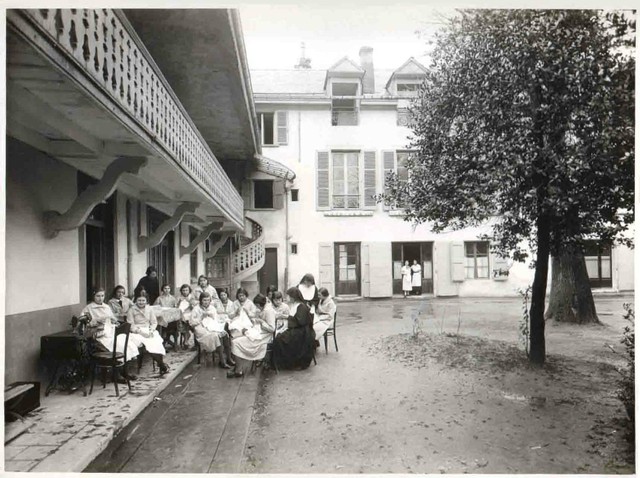 Rue des dauphins.jpg