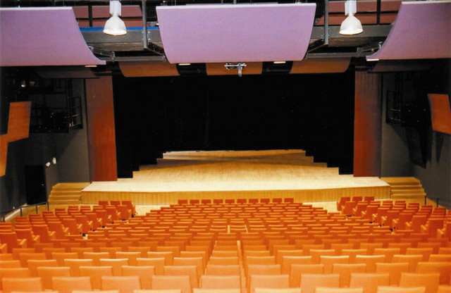 theatre-moliere-interieur-marignane-2007.jpg